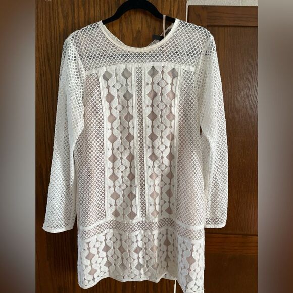 BCBG ivory 2-piece gorgeous dress set.Straight style, laced shell, solid slip, S - Picture 1 of 14